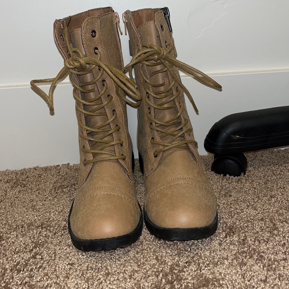 Brownish boots